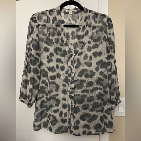 Banana Republic Animal Print Long Sleeve Sheer Button Down Blouse Size XS - Picture 1 of 8